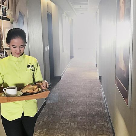 The Life Hotels City Center Surabaya Exterior photo