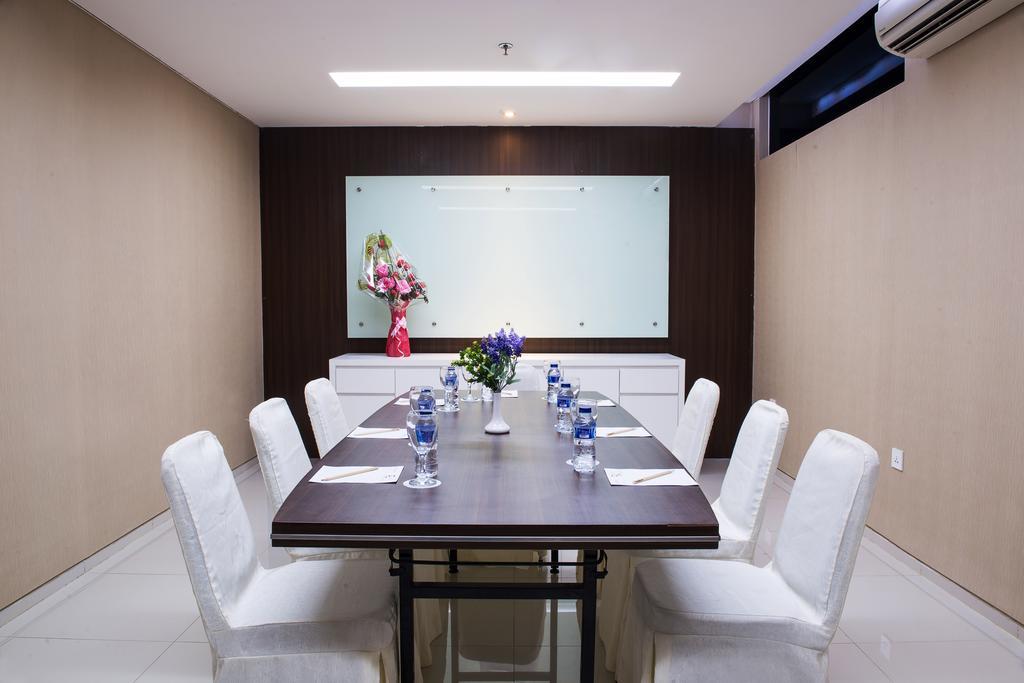The Life Hotels City Center Surabaya Exterior photo