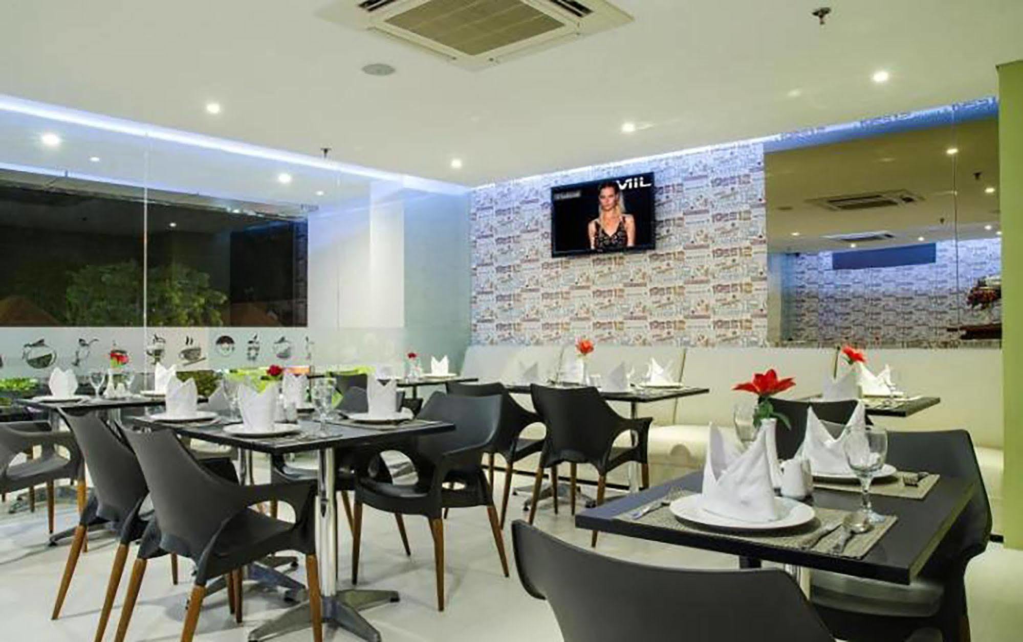 The Life Hotels City Center Surabaya Exterior photo